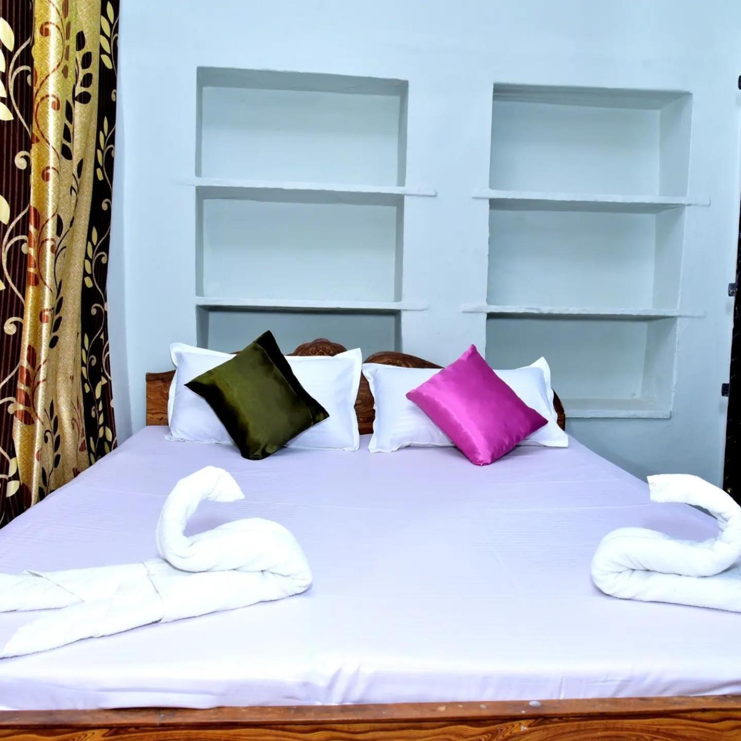 Hotel Moon Light พุชการ์ ภายนอก รูปภาพ